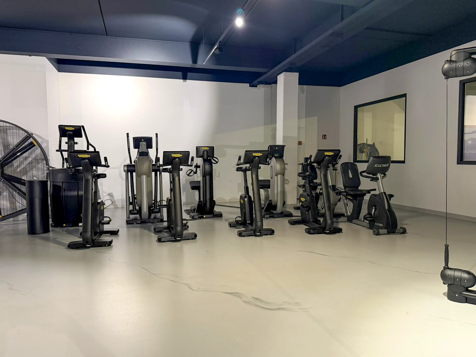Ausdauergeräte im Trainingsraum in der Sport-REHA Berlin